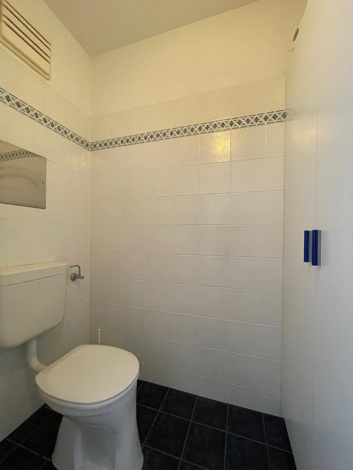 Danube Waterfront Apartment Wien